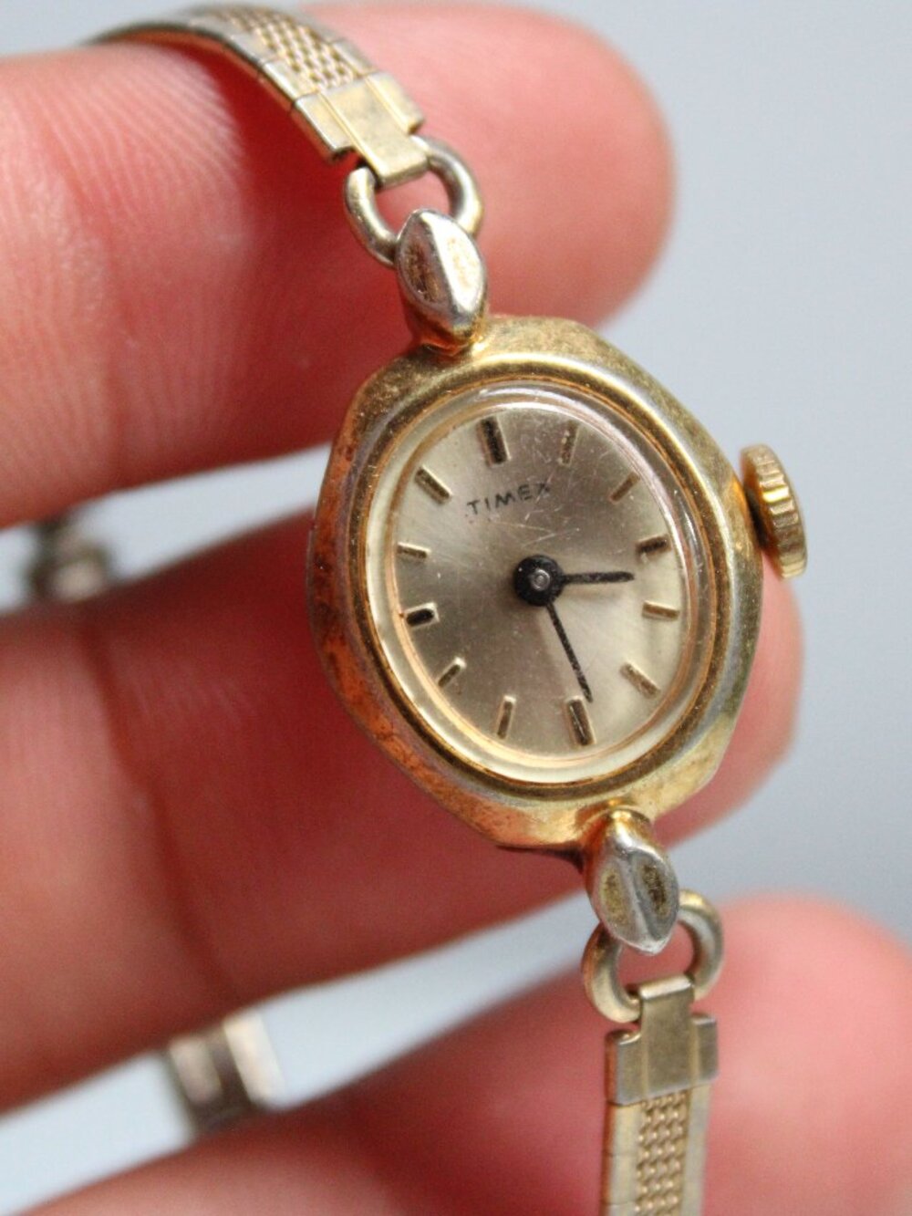 Vintage Timex Women's Mechanical Hand-Wind Watch Gold Tone Bracelet 60's Rare